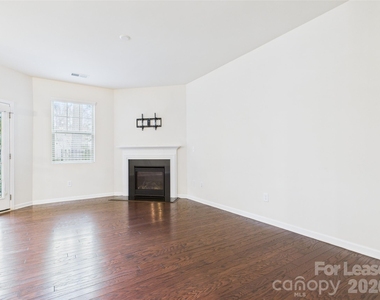 6005 Sweetbay Lane - Photo Thumbnail 7