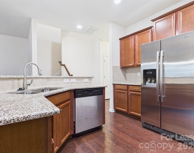 6005 Sweetbay Lane - Photo Thumbnail 3