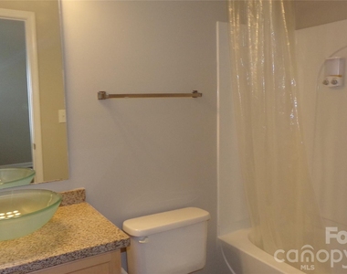 274 Davidson Gateway Drive - Photo Thumbnail 17