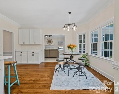 6135 Highview Road - Photo Thumbnail 12