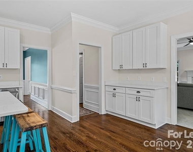 6135 Highview Road - Photo Thumbnail 11