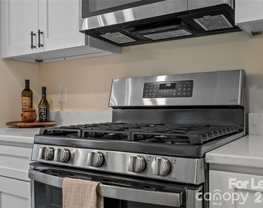 6135 Highview Road - Photo Thumbnail 17