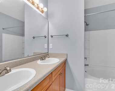 15407 St Christopher Court - Photo Thumbnail 11