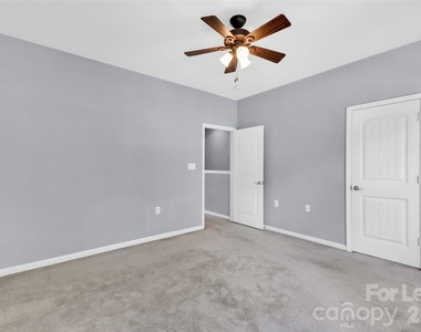15407 St Christopher Court - Photo Thumbnail 10