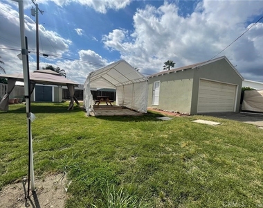 2259 S San Antonio - Photo Thumbnail 7