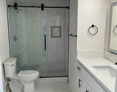 1022 S Marengo - Photo Thumbnail 5