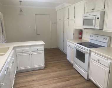 17135 Village 17 - Photo Thumbnail 5