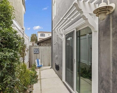 104 La Brea Street - Photo Thumbnail 48