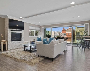 104 La Brea Street - Photo Thumbnail 7