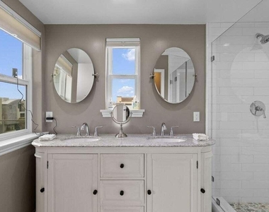 104 La Brea Street - Photo Thumbnail 35