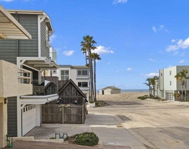 104 La Brea Street - Photo Thumbnail 3