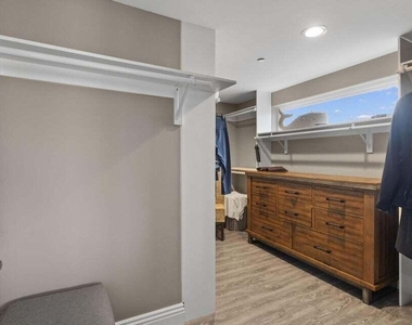 104 La Brea Street - Photo Thumbnail 37