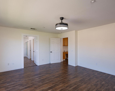 778 Entrada Drive - Photo Thumbnail 24