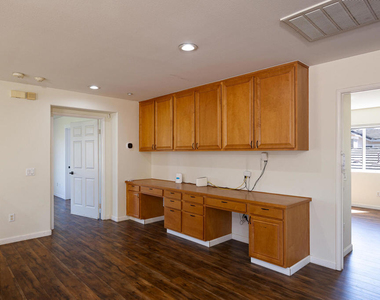 778 Entrada Drive - Photo Thumbnail 17