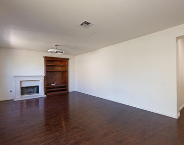 778 Entrada Drive - Photo Thumbnail 9