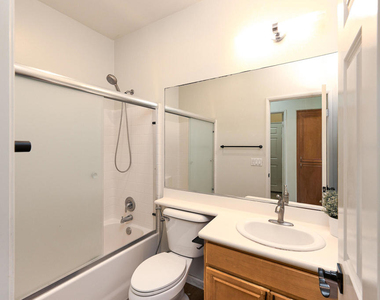 778 Entrada Drive - Photo Thumbnail 6