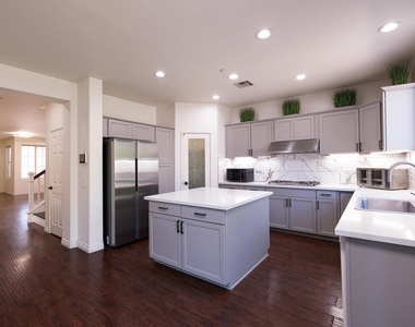778 Entrada Drive - Photo Thumbnail 13