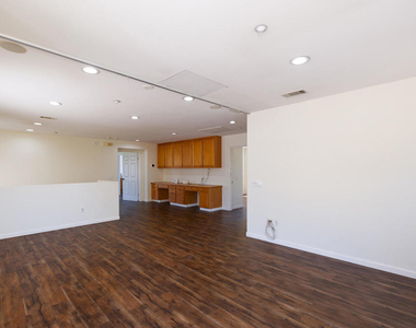 778 Entrada Drive - Photo Thumbnail 16
