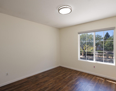778 Entrada Drive - Photo Thumbnail 19