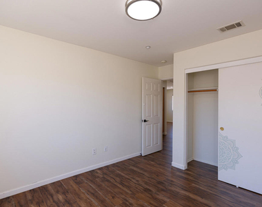 778 Entrada Drive - Photo Thumbnail 22