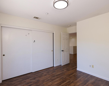778 Entrada Drive - Photo Thumbnail 20