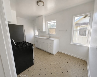 1716 7th Avenue - Photo Thumbnail 2