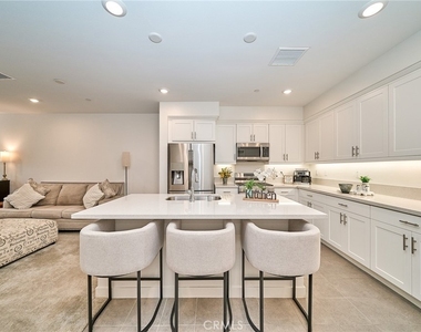 10526 Triple Crown Lane - Photo Thumbnail 5