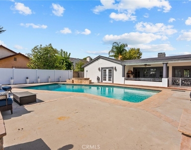 23036 Burbank - Photo Thumbnail 41