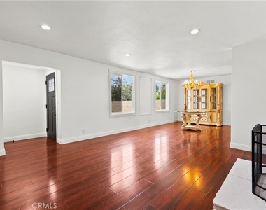 23036 Burbank - Photo Thumbnail 10