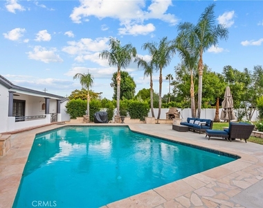23036 Burbank - Photo Thumbnail 43