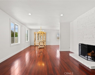 23036 Burbank - Photo Thumbnail 9