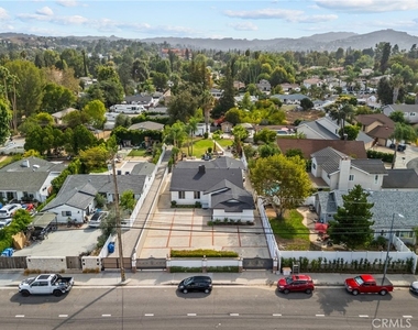 23036 Burbank - Photo Thumbnail 1