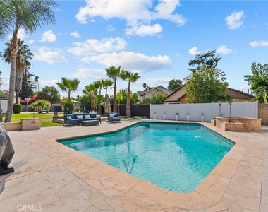 23036 Burbank - Photo Thumbnail 39
