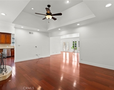 23036 Burbank - Photo Thumbnail 19