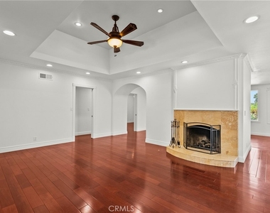 23036 Burbank - Photo Thumbnail 22