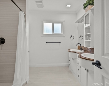 23036 Burbank - Photo Thumbnail 29