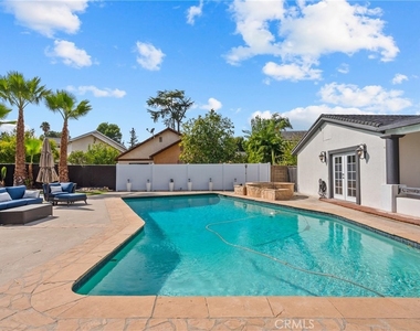 23036 Burbank - Photo Thumbnail 40