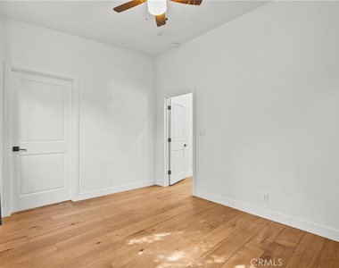 23036 Burbank - Photo Thumbnail 64