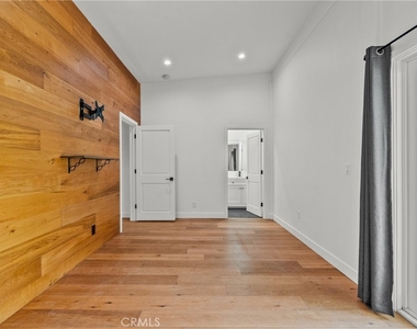 23036 Burbank - Photo Thumbnail 55