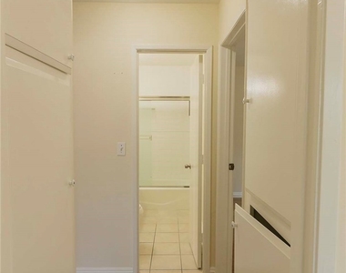 1932 Gates Avenue - Photo Thumbnail 14
