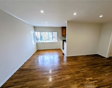 1019 6th Street - Photo Thumbnail 1