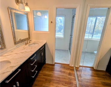 1019 6th Street - Photo Thumbnail 10