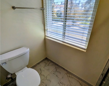 1019 6th Street - Photo Thumbnail 13