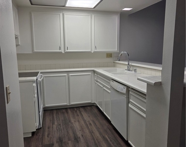 2755 Quail Ridge Circle - Photo Thumbnail 5