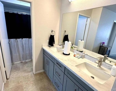 9829 Caspi Gardens Drive - Photo Thumbnail 12