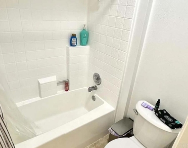 9829 Caspi Gardens Drive - Photo Thumbnail 13