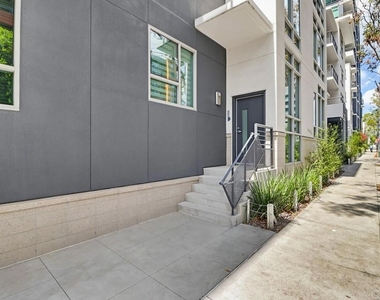 425 W Beech St - Photo Thumbnail 5