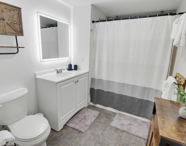 425 W Beech St - Photo Thumbnail 22