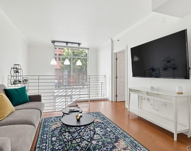 425 W Beech St - Photo Thumbnail 13