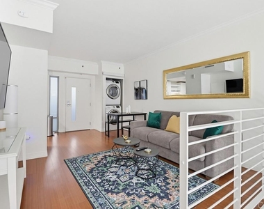 425 W Beech St - Photo Thumbnail 9